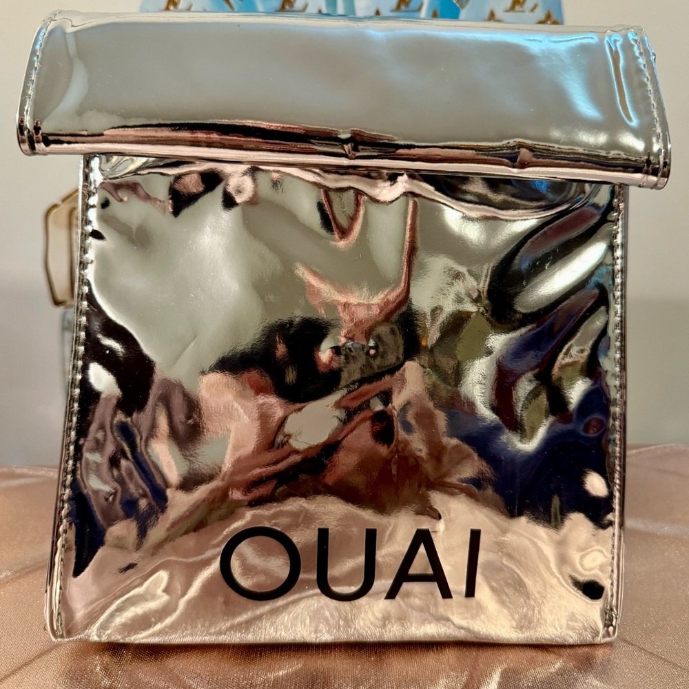 OUAI Silver Metallic beauty Bag. NEW! 🎀